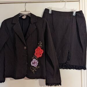 Sexy embroidered striped suit